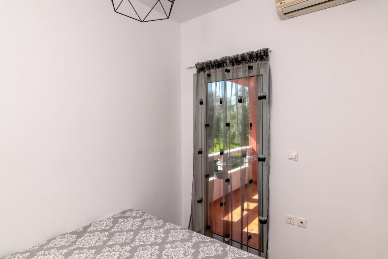 Bona'S Guest House Agia  Exterior foto